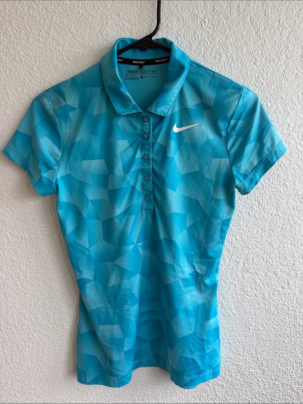 Nike Golf Women’s Turquoise Geometric Print Button-Down Polo - Picture 5 of 5